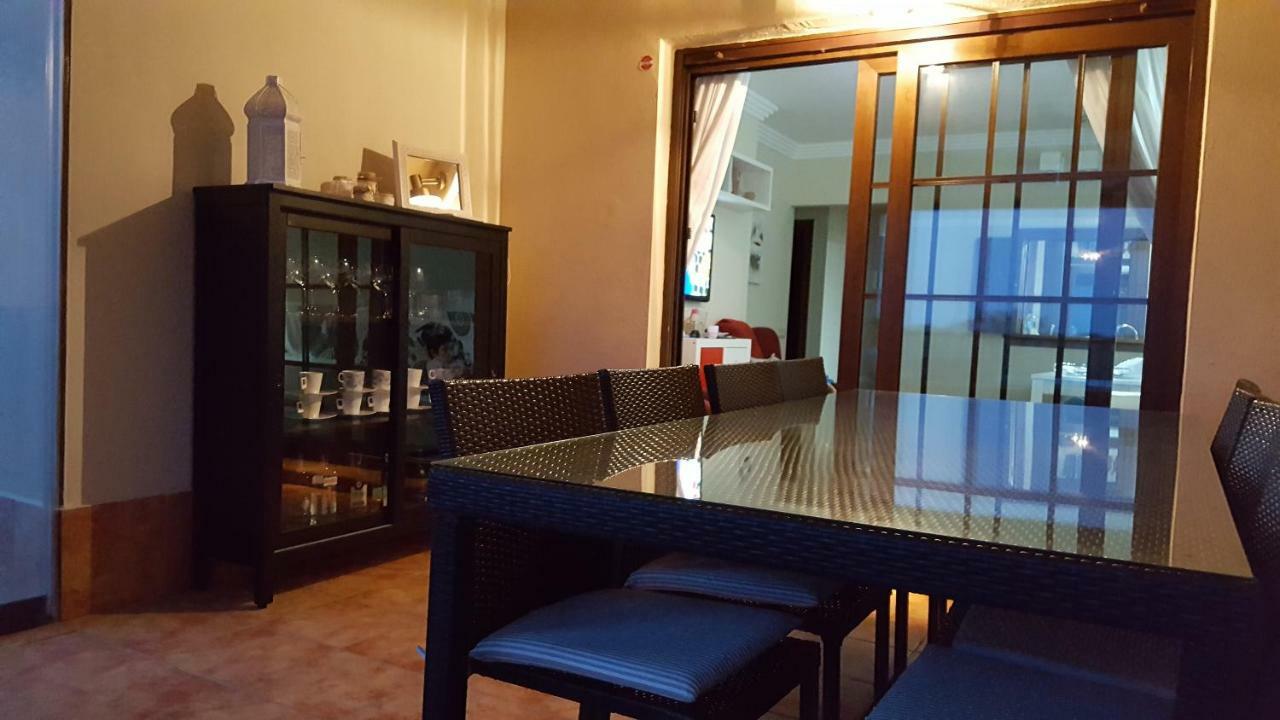 Apartamento Urbanizacion De Lujo En Primera Linea De Playa Isla Canela Bagian luar foto